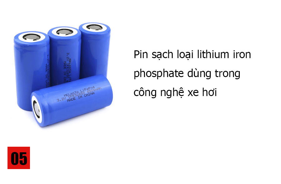 Đèn đường năng lượng mặt trời 100W