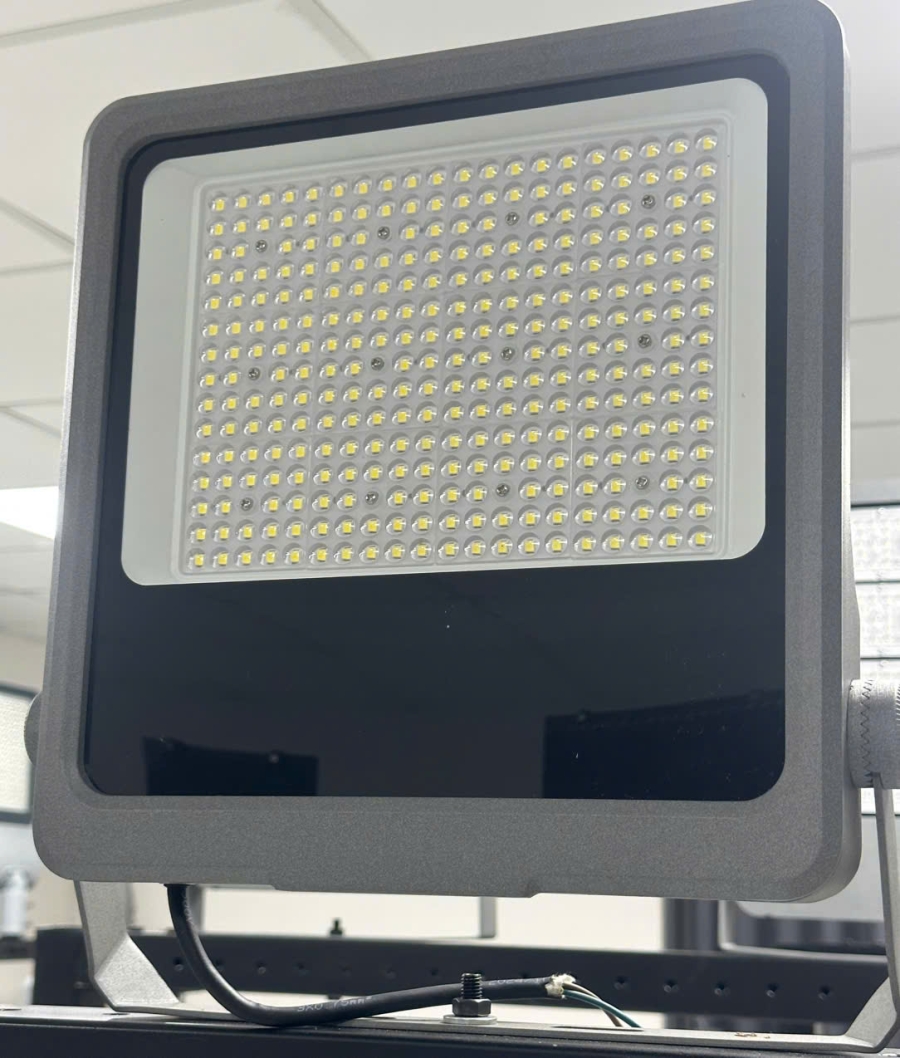 ĐÈN PHA LED 150W